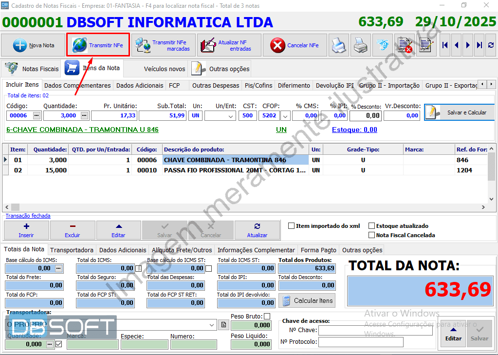 Tela de informações básicas da nota fiscal. Botão "Transmitir NFe" está localizado na parte superior da tela.